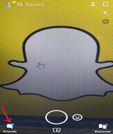 Kliknij ikonę wiadomości po lewej stronie przycisku Snap aparatu z przyjaciółmi