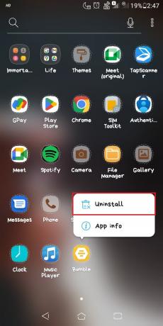 एक बार जब आप बम्बल ऐप पर लंबे समय तक प्रेस करते हैं, तो ऐप को अनइंस्टॉल करने के लिए अनइंस्टॉल विकल्प पर क्लिक करें। 