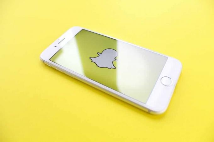 Hur man tar bort (eller blockerar) vänner på Snapchat