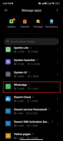 dotknij Zarządzaj aplikacjami, a następnie WhatsApp 
