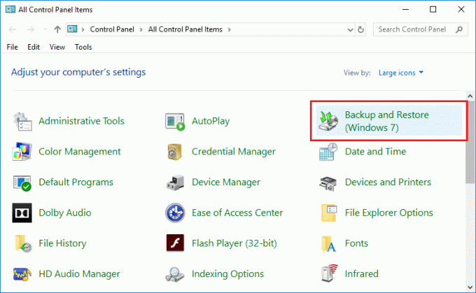 Ahora haga clic en Copia de seguridad y restauración (Windows 7) desde el Panel de control