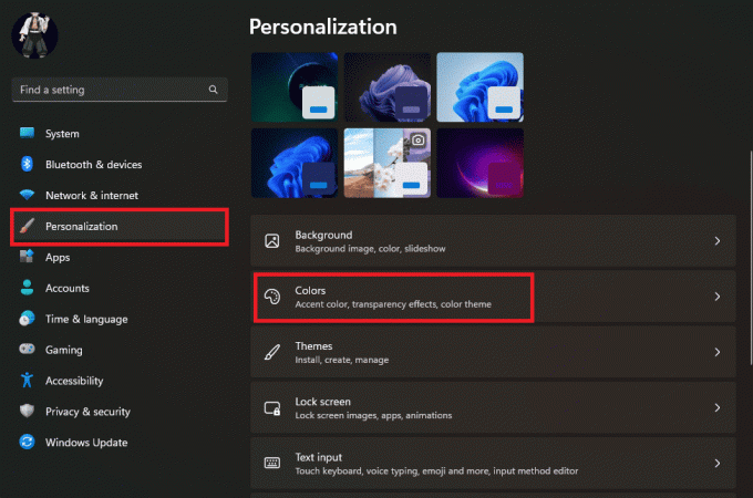 คลิกที่ Personalization ทางซ้าย ตามด้วย Colours ทางด้านขวา