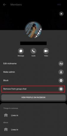 Натисніть Видалити з групового чату.