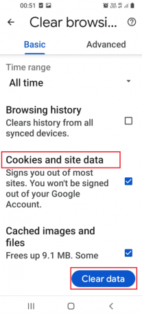 Markera rutan bredvid alternativet Cookies och webbplatsdata och tryck på knappen Rensa data 