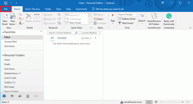 Öffnen Sie Outlook und navigieren Sie zu Datei. Korrigieren Sie, dass die automatische Vervollständigung von Outlook nicht funktioniert