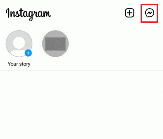 จากหน้าจอหลักของ Instagram ให้แตะไอคอน Messenger ที่ด้านบนขวาของหน้าจอ