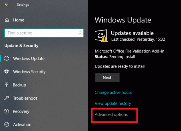 الآن ضمن Windows Update ، انقر فوق " خيارات متقدمة"
