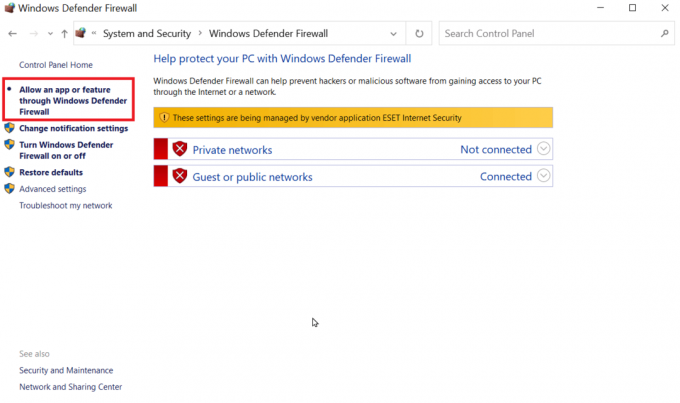 Windows Defender 방화벽을 통해 앱 또는 기능 허용을 클릭하십시오.