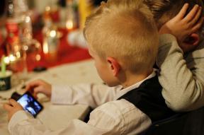 So deaktivieren Sie die Touchscreen-Steuerung auf Android für Kleinkinder