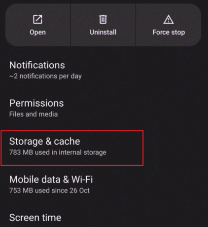 Atingeți Stocare și cache | Cum să eliminați un cont din aplicația Messenger