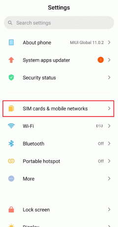 Bakstelėkite SIM kortelės ir mobilieji tinklai