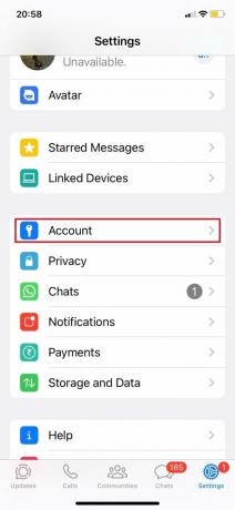 בתפריט ההגדרות, הקש על חשבון. | כיצד להשתמש בשני WhatsApp בטלפון אנדרואיד אחד