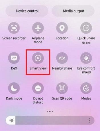 povucite prema dolje ploču s obavijestima i dodirnite opciju Smart View | Kako prebaciti Instagram sa svog telefona na TV