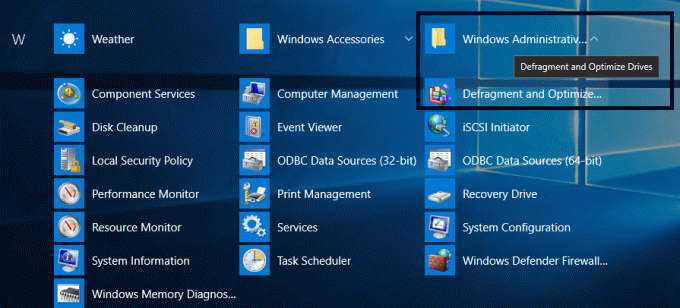 Otvorte ponuku Štart a prejdite na položku Všetky aplikácie Nástroje na správu systému Windows a kliknite na Nástroj na defragmentáciu disku