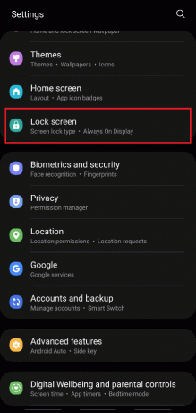Atidarykite nustatymų programą ir bakstelėkite parinktį Užrakinti ekraną. Kaip atrakinti Android telefoną be slaptažodžio