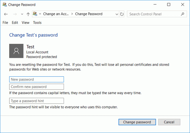 Въведете новата парола за потребителския акаунт, който искате да промените, и щракнете върху Промяна на паролата