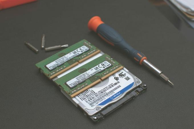 ricollegare ram, hard disk ecc. Il PC non pubblica