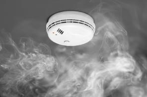 Pourquoi le détecteur de fumée fait-il un bruit aigu ?