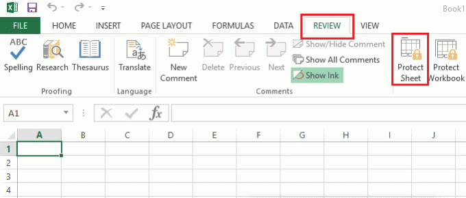 Otwórz plik Excel, a następnie przejdź do sekcji recenzji