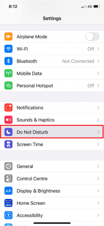 Napauta Älä häiritse -vaihtoehtoa | Mikä on Little Moon tekstin vieressä iPhonessa?