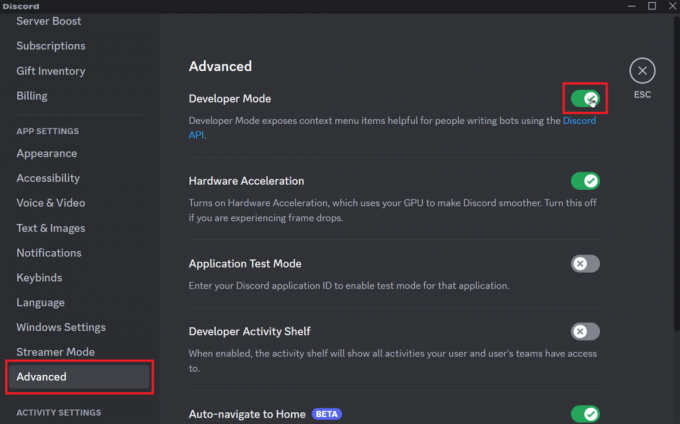 Role para baixo e clique em Avançado presente no título CONFIGURAÇÕES DO APP e ative o modo Desenvolvedor | como encontrar o ID do servidor Discord