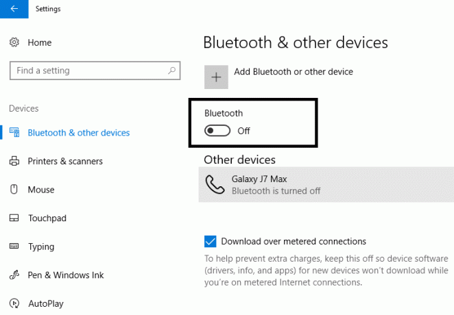გადადით Settings-Devices-Bluetooth და შემდეგ გამორთეთ | შეასწორეთ მობილური ცხელი წერტილი არ მუშაობს