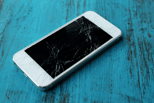 Разбитият Iphone на Shutterstock