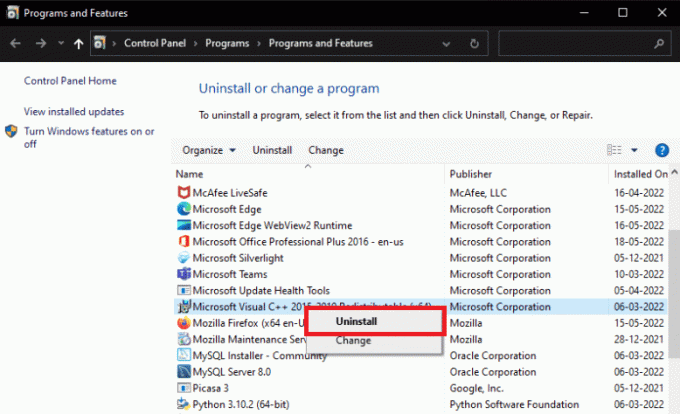 Suchen Sie die Microsoft Visual C++-Programme in der Liste. Klicken Sie mit der rechten Maustaste darauf und klicken Sie auf Deinstallieren, nachdem Sie jedes Element ausgewählt haben