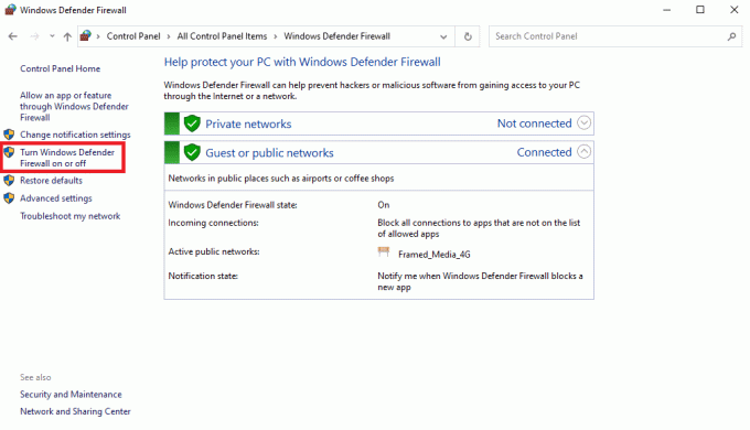 คลิก เปิดและปิดไฟร์วอลล์ Windows Defender ที่บานหน้าต่างด้านซ้าย