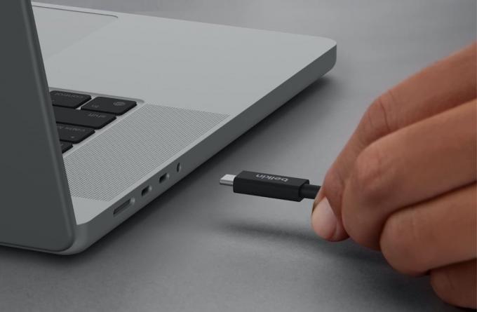أفضل كابلات USB-C لتوصيل جهاز MacBook Pro بالشاشات