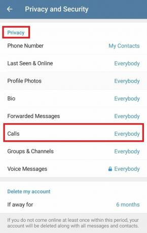 प्राइवेसी सेक्शन के तहत कॉल्स विकल्प पर टैप करें। 