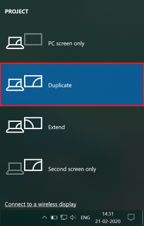 Pokud chcete, aby se stejný obsah zobrazoval na obou monitorech, vyberte možnost duplikovat.