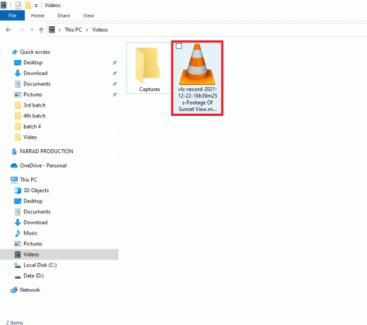File Exploreri avamiseks vajutage Windowsi klahvi ja E klahvi. Liikuge see arvuti kausta Videod