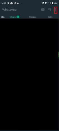 Abre WhatsApp y toca el icono de los tres puntos. Reparar WhatsApp no ​​pudo restaurar el error del historial de chat