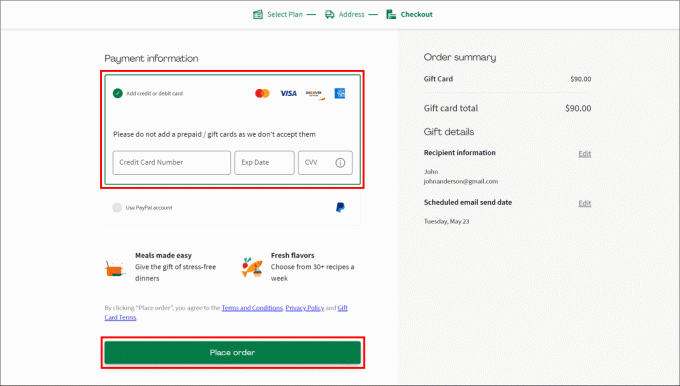 Izvēlieties maksājuma veidu un pievienojiet informāciju, pēc tam noklikšķiniet uz Nosūtīt pasūtījumu.