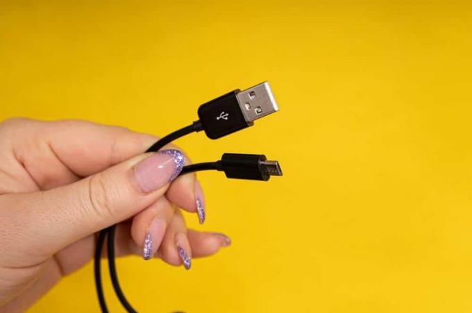 Перевірте кабель зарядки або використовуйте хороший кабель | Швидше заряджайте акумулятор телефону Android