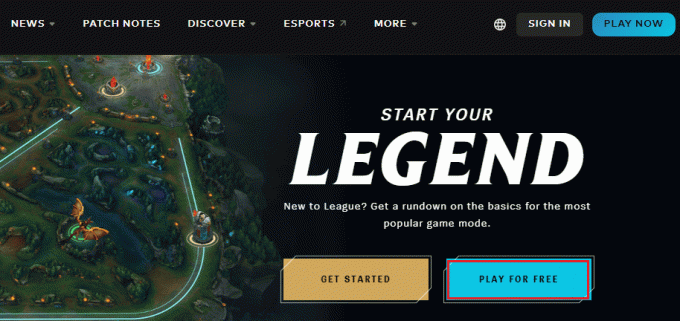 přejděte na stránku pro stažení oficiálního webu League of Legends a klikněte na možnost Hrát zdarma