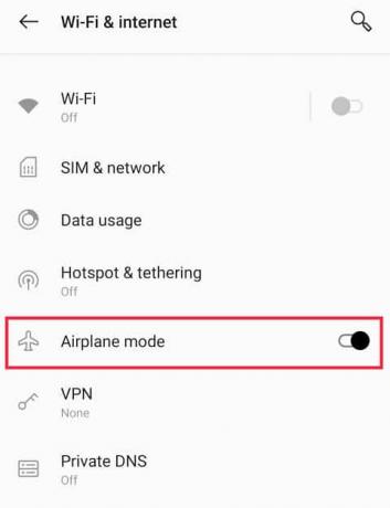 Кликните на прекидач који се налази поред „Режим рада у авиону“ да бисте га искључили | ГИФ-ови Фацебоок Мессенгер-а не раде