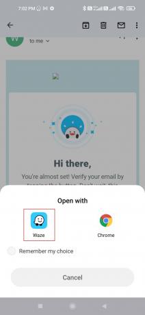 Tippen Sie im geöffneten Menü auf die Waze-App, um das E-Mail-Konto zu bestätigen