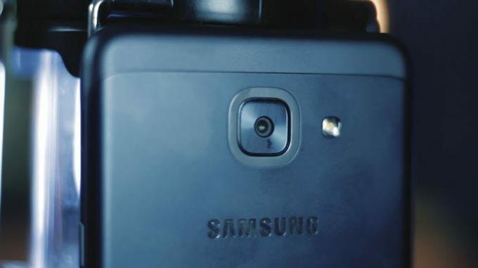 Samsung Galaxy J7 Pro gegen Galaxy J7 Max
