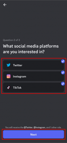 Trykk på de sosiale plattformene du velger, og trykk på Neste.