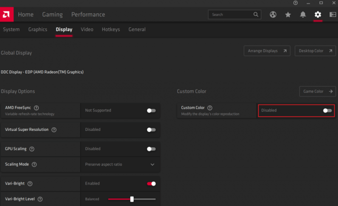 Activez la bascule pour l'option Couleur personnalisée du côté droit de l'écran | Comment utiliser Digital Vibrance dans Valorant