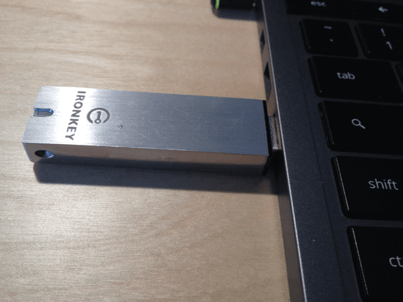 Chromebook с флаш устройство