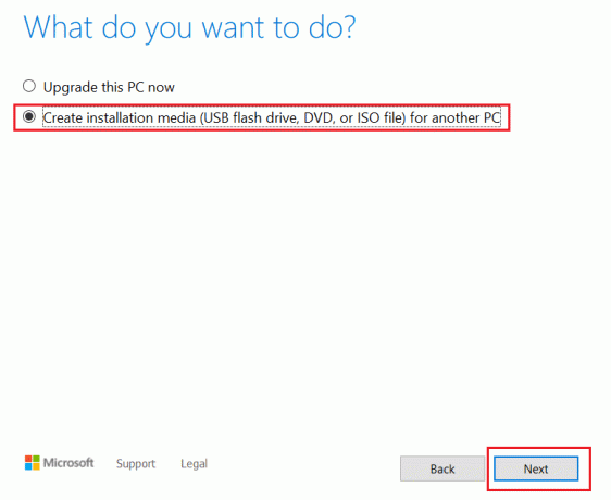 seleccione la opción crear medios de instalación y haga clic en Siguiente en la herramienta de creación de medios de configuración de Windows 10