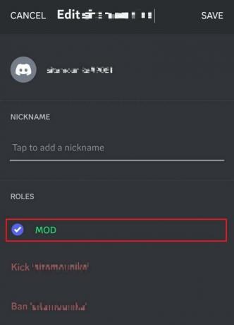 これにより、My Discord サーバーのメンバー ページが開きます。 オプションの役割の下で、「mod」をタップします。 | Discord モデレーターの役割権限