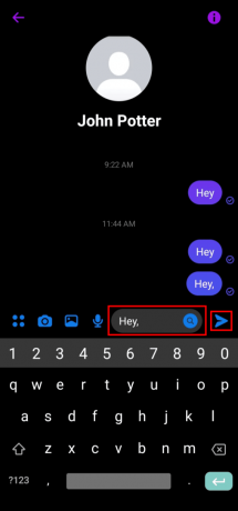 A chat mezőbe írja be a kívánt üzenetet, és érintse meg a Küldés ikont